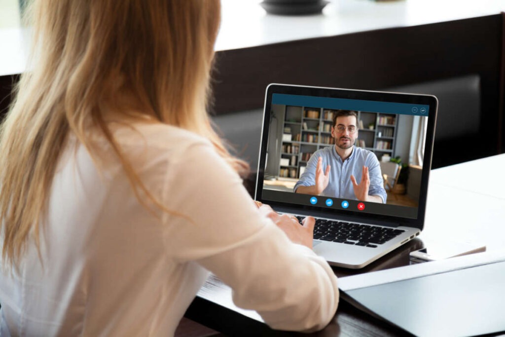 Videotelefonie gehört heutzutage zu den häufigsten und beliebtesten digitalen Kommunikationsformen.